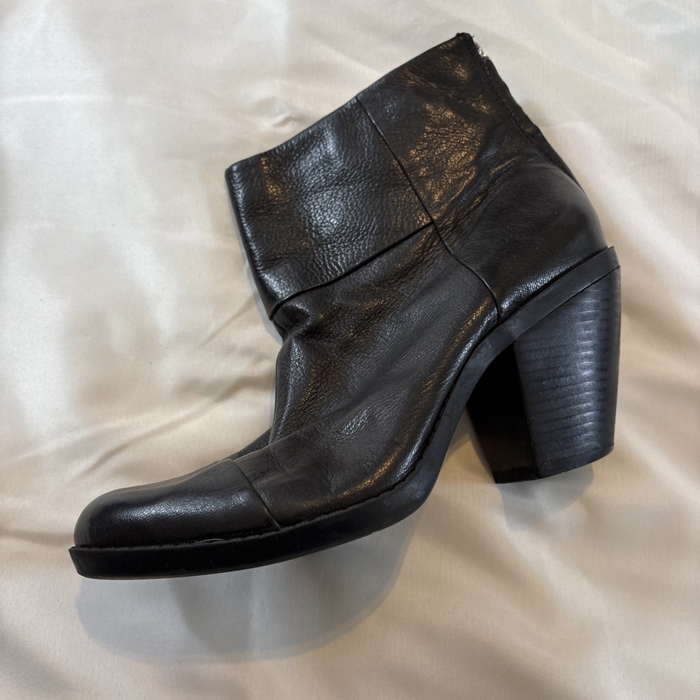 Bandolino Bdjoinedtome Black Booties Size 7M - Picture 9 of 12